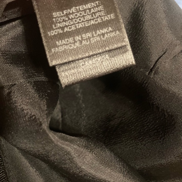 Marc Jacobs 100% wool skirt. - Picture 4 of 4